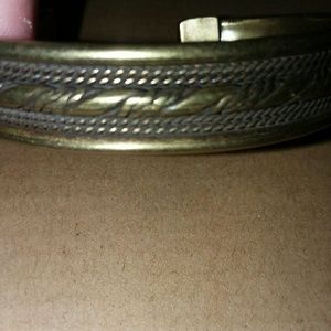 Bracelet with beaded design